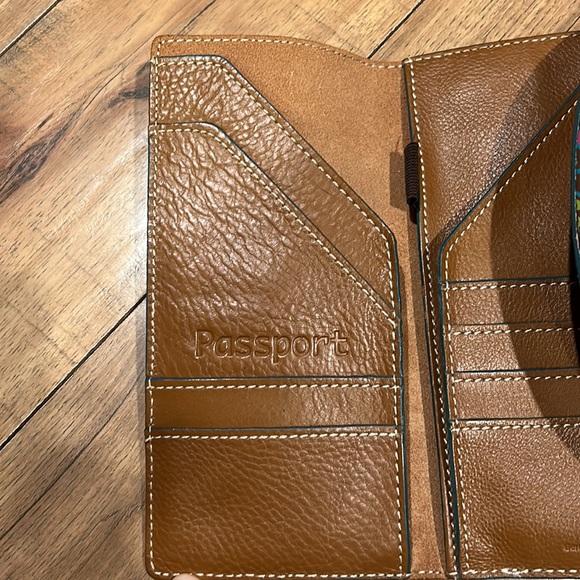 Fossil TriFold Travel Wallet Clutch Document Passport Holder Printed Leather - Picture 8 of 12